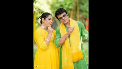 அம்மா இந்து... அப்பா முஸ்லீம்..! கிருஸ்தவ முறைப்படி காதலி மரியா ஜெனிஃபரை கரம்பிடித்து ஷாரிக் ஹாசன்..! 