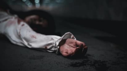 அவன் கூட பழகாதனு சொன்னா கேக்க மாட்டியா? சகோதரியை கொன்று தொங்விட்ட அண்ணன் - மதுரையில் பரபரப்பு