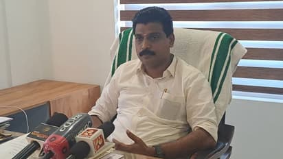 പൊലീസിന് തിരിച്ചടി, ബിജെപി തൃശൂർ ജില്ലാ പ്രസിഡന്‍റിനെതിരായ സ്ഥിരം കുറ്റവാളി കേസ് കോടതി റദ്ദാക്കി 