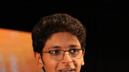 மாதம் ரூ.35 லட்சம் சம்பாதிக்கும் 22 வயது யூ டியூபர்.. யார் இந்த இஷான் ஷர்மா? 