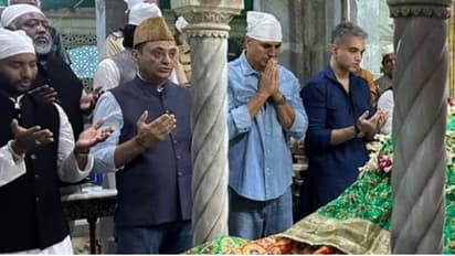 മുംബൈയിലെ ഹാജി അലി ദര്ഗ സന്ദര്ശിച്ച് അക്ഷയ് കുമാര്: ബോളിവുഡിനെ ഞെട്ടിച്ച തുക സംഭാവന നല്കി