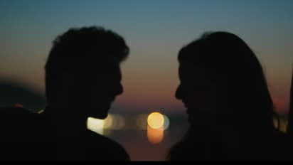  നായിക 'ദേശീയ ക്രഷായി' ആറ് വര്‍ഷം മുന്‍പുള്ള ചിത്രം റീറിലീസിന്; കശ്മീരില്‍ ഇപ്പോള്‍ തന്നെ ഹൗസ് ഫുള്‍ !