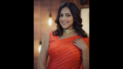 கையில் குழந்தை.. கணவருக்கு லிப் லாக் கிஸ் கொடுக்கும் அமலா பால்.. வைரலாகும் லேட்டஸ்ட் போட்டோஸ்..