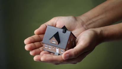 സ്വന്തമായി വീട് വയ്‍ക്കുന്നത് വിഡ്ഢിത്തമാണോ? വാടകവീടാണോ നല്ലത്, ചർച്ചയായി പോസ്റ്റ്