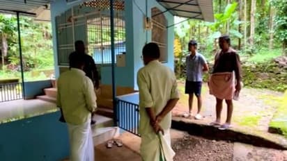 എല്ലാവരും ദുരിതാശ്വാസ ക്യാമ്പിൽ, തക്കസമയം മുതലാക്കി കള്ളൻമാര്‍; വിലങ്ങാട് കുരിശു പള്ളിയില്‍ മോഷണം