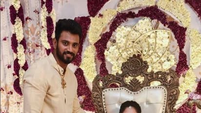 ಮನೆಯಲ್ಲಿಯೇ ಮಿಲನಾ ನಾಗರಾಜ್‌ ಅದ್ಧೂರಿ ಸೀಮಂತ; ನೇರಳೆ ಸೀರೆಯಲ್ಲಿ ಮಿಂಚಿದ ನಿಧಿಮಾ! 