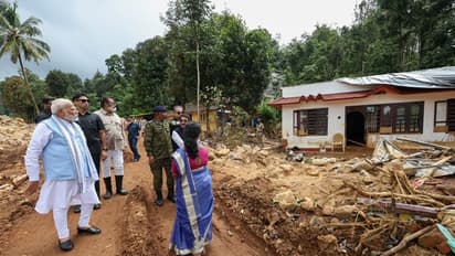 ದುರಂತದಲ್ಲಿ ಮಡಿದ ಮಕ್ಕಳೆಷ್ಟು? ವಯನಾಡು ಸಂತ್ರಸ್ಥರ ಭೇಟಿಯಾಗಿ ಭಾವುಕರಾದ ಮೋದಿ!