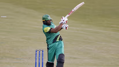 OMG! Kieron Pollard ने लगातार 5 छक्के जड़ मचाई तबाही, जानें कौन था गेंदबाज