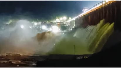 തുംഗഭദ്ര ഡാമിന്‍റെ ഗേറ്റ് തകർന്നു, കർണാടകയിലെ 3 ജില്ലകളിൽ ജാഗ്രത നിർദേശം; ഡാമിൻ്റെ 33 ഗേറ്റുകൾ തുറന്നിട്ടു