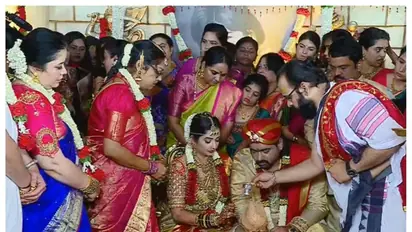 ಚಿತ್ರಗಳಲ್ಲಿ: ಹುಟ್ಟುಹಬ್ಬದ ದಿನವೇ ನಿರ್ದೇಶಕ ತರುಣ್ ಬಾಳಸಂಗಾತಿಯಾದ ನಟಿ ಸೋನಲ್!