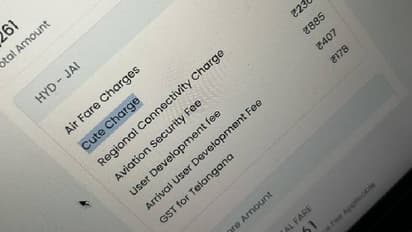 വിമാനടിക്കറ്റിൽ 'ക്യൂട്ട് ചാർജ്ജ്' 50 രൂപ, ക്യൂട്ടായാല് അധികം തുക കൊടുക്കണോ എന്ന് നെറ്റിസൺസ്, എന്താണീ തുക?
