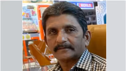 നാട്ടിലേക്ക് പുറപ്പെട്ട പ്രവാസി മലയാളിക്ക് വിമാനത്തില് ഹൃദയാഘാതം; എമർജൻസി ലാന്ഡിങ്, ജീവൻ രക്ഷിക്കാനായില്ല