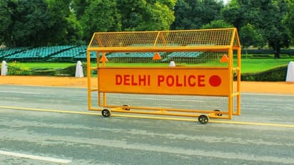 Delhi traffic advisory issued for February 20 due to CM oath-taking ceremony; Routes to avoid and key guidelin