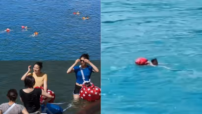 ആഹാ, സംഗതി കൊള്ളാമല്ലോ, നീന്തി ജോലിക്ക് പോകുന്ന ആളുകൾ, ട്രാഫിക് ബ്ലോക്കിനിയൊരു പ്രശ്നമേയല്ല, വൈറൽ പോസ്റ്റ്