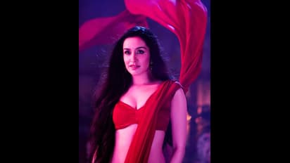 Shraddha Kapoor: ಎಲ್ಲೆಲ್ಲೂ 'ಮೆಥಡ್‌ ಡ್ರೆಸ್ಸಿಂಗ್‌' ಟ್ರೆಂಡ್‌: ಬಾಲಿವುಡ್‌ನಲ್ಲಿ ಕೆಂಪಮ್ಮನಾದ ಶ್ರದ್ಧಾ ಕಪೂರ್