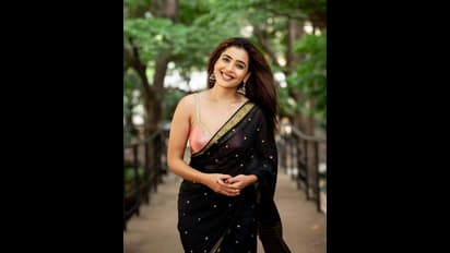 Sara Annaiah in Black Saree : ಇವ್ರನ್ನ ನೋಡಿನೇ ಸೀರೆಲಿ ಹುಡುಗೀರ ನೋಡಲೇಬಾರದು ಅಂತ ಹೇಳಿರೋದಾ?