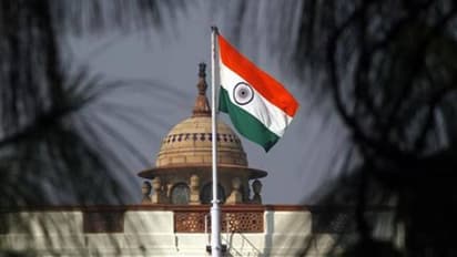 क्या तिरंगे को पोशाक की तरह पहन सकते हैं? जानिए क्या कहता है नियम