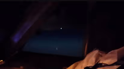 'UFOs dancing': Boeing pilot captures breathtaking footage of mysterious objects in night sky (WATCH)