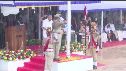 സംസ്ഥാനം അതീവ ദുഃഖത്തിൽ, അതിജീവിക്കണമെന്ന് മുഖ്യമന്ത്രി; സ്വാതന്ത്ര്യദിനാഘോഷ നിറവിൽ കേരളം