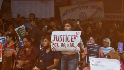 പ്രതിഷേധത്തിന് മമത ബാനർജിയും,സർക്കാർ ധനസഹായം നിരസിച്ച് ഡോക്ടറുടെ പിതാവ്; ആശുപത്രി അക്രമത്തിൽ 19 പേർ അറസ്റ്റിൽ