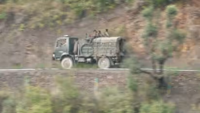 ജമ്മു കശ്മീരിലെ ദോഡയിൽ ഭീകരർക്കായി രണ്ടാം ദിവസവും തിരച്ചിൽ; ഭീകരാക്രമണം തടയാൻ പുതിയ നീക്കവുമായി പൊലീസ്