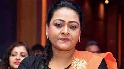 ஹோட்டலில் ஹீரோயினுக்கு நேர்ந்த பாலியல் தொல்லை! நடுவில் புகுந்து அடி வாங்கிய ஷகீலா - ஷாக் தகவல்!