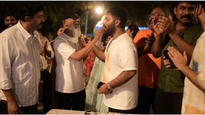 നൃത്തസംവിധാന രംഗത്ത് 20 വര്ഷങ്ങള് പിന്നിട്ട് ഷോബി മാസ്റ്റര്; ഉടുമ്പന്ചോല വിഷന് സെറ്റില് ആഘോഷം