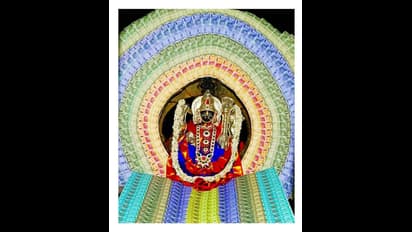 ಚಾಮುಂಡೇಶ್ವರಿ ದೇವಿಗೆ 3 ಲಕ್ಷ ರೂ. ನೋಟುಗಳ ಅಲಂಕಾರ!