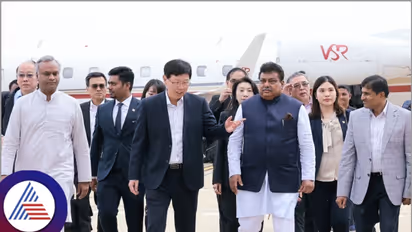 ಫಾಕ್ಸ್‌ಕಾನ್‌ ಸಿಇಒ ಯಂಗ್ ಲಿಯು ಬೆಂಗಳೂರಿಗೆ ಆಗಮನ: ಐಫೋನ್ ಕಂಪನಿಗೆ 300 ಎಕರೆ ಭೂಮಿ