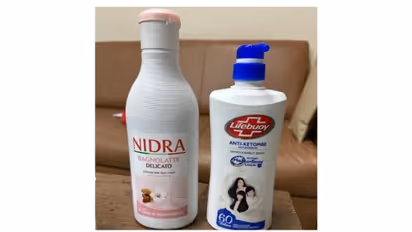 വിദേശത്തു നിന്ന് വന്നിറങ്ങിയ യുവതിയെ സംശയം, പരിശോധനയിൽ ഒന്നും കണ്ടില്ല; ഷാമ്പൂ ബോട്ടിൽ തുറന്നതോടെ കുടുങ്ങി