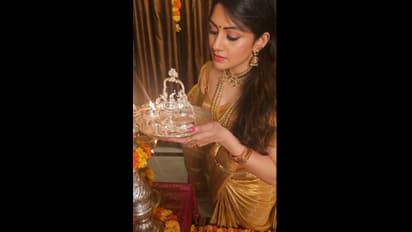 'ಇನ್ನೆಷ್ಟು ಲಕ್ಷ್ಮೀ ಬರಬೇಕು ತಾಯಿ, ಸ್ವಲ್ಪ ನಮ್ಮನೆಗೂ ಕಳಿಸಿ..' ರಾಧಿಕಾ ಕುಮಾರಸ್ವಾಮಿ ವರಮಹಾಲಕ್ಷ್ಮೀ ಪೂಜೆ ವೈರಲ್‌!