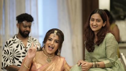 ಅದ್ಧೂರಿಯಾಗಿ ವರಮಹಾಲಕ್ಷ್ಮಿ ಹಬ್ಬ ಆಚರಿಸಿದ ನಮ್ರತಾ ಗೌಡ… ಪೂಜೆಯಲ್ಲಿ ಭಾಗಿಯಾದ ಕಿರುತೆರೆ ತಾರೆಯರು