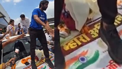 ವಿನೇಶ್ ಫೋಗಟ್ ಸ್ವಾಗತಿಸುವ ಭರದಲ್ಲಿ ಭಾರತದ ಬಾವುಟ ತುಳಿದ ಬಜರಂಗ್ ಪೂನಿಯಾ..! ವಿಡಿಯೋ ವೈರಲ್