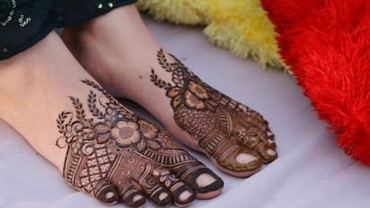 Foot Mehndi Designs Rakhi 2024:हाथ से ज्यादा प्यारे दिखेंगे पैर, लगाएं मेहंदी की लेटेस्ट डिजाइन 
