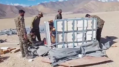 ರಸ್ತೆ ಸಂಪರ್ಕ, ಆರೋಗ್ಯ ಸೌಕರ್ಯಗಳು ಇಲ್ಲದ ದುರ್ಗಮ ಸ್ಥಳಕ್ಕೆ ‘ಮಿನಿ ಆಸ್ಪತ್ರೆ’ ಏರ್‌ಡ್ರಾಪ್‌ ಮಾಡಿದ ಸೇನಾಪಡೆ!