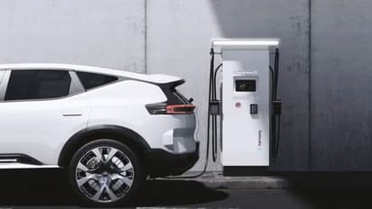 ಎಲೆಕ್ಟ್ರಿಕ್ ವಾಹನ ಬಳಸುವ ಕನ್ನಡಿಗರಿಗೆ ಗುಡ್ ನ್ಯೂಸ್, ಖರೀದಿಗೆ ಮುಂದಾದ ಜನ!