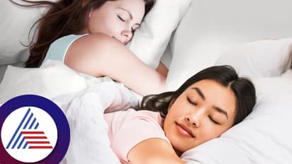 రాత్రి పడుకునేముందు పడక గదిలో ఉంచకూడనివి ఇవే..!