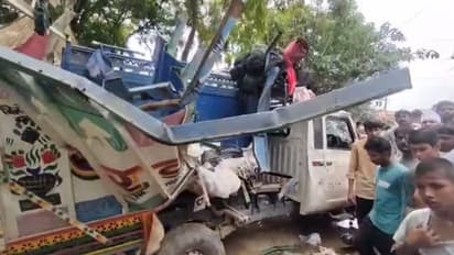 Road Accident: பேருந்து - டெம்போ மோதி விபத்து! 10 பேர் உயிரிழப்பு! 20 பேர் படுகாயம்!