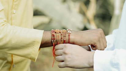 ಇಂದು ರಕ್ಷಾ ಬಂಧನ: ಚೀನೀ ರಾಖಿಗಳು ಮಾಯ, ಮಾರುಕಟ್ಟೆಯಲ್ಲಿ ಸ್ವದೇಶಿ ರಾಖಿಗಳ ದರ್ಬಾರು