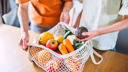 குளிர்காலத்தில் பிரிட்ஜில் வைத்த காய்கறி சீக்கிரமே அழுகி போகுதா? 'இந்த' டிப்ஸ் ட்ரை பண்ணுங்க!