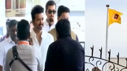 தளபதி விஜய்யின் கட்சி கொடி வெளியானது!