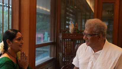 ಪುತ್ರಿ ಜೊತೆ ಧರ್ಮಸ್ಥಳ ಮಂಜುನಾಥನ ದರ್ಶನ, ಧರ್ಮಾಧಿಕಾರಿ ವೀರೇಂದ್ರ ಹೆಗ್ಗಡೆಯವರಿಗೆ ರಾಖಿ ಕಟ್ಟಿದ ನಟಿ ಶ್ರುತಿ