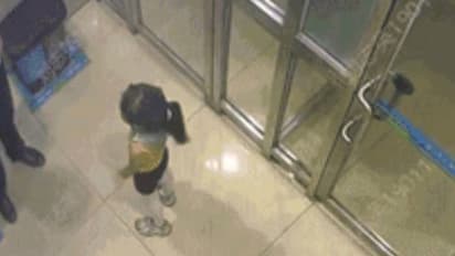 എടിഎം തുണച്ചു, കാണാതായ 8 വയസുകാരിയുടെ ബുദ്ധി, മുത്തച്ഛന്റെ അരികിലെത്തിയത് ഇങ്ങനെ