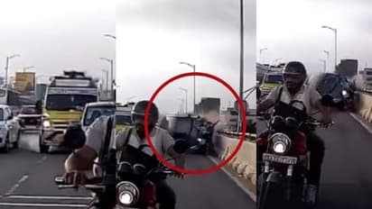 രോഗിയുമായി എത്തിയ ആംബുലൻസിന് വഴികൊടുക്കാൻ കാർ വെട്ടിത്തിരിച്ചു, ഫ്ലൈ ഓവറിന്‍റെ ഡിവൈഡറിൽ ഇടിച്ച് അപകടം