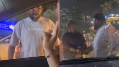 'കുഞ്ഞ് അകത്തുണ്ട്, പ്ലീസ്', യുവതി കൈ കൂപ്പി യാചിച്ചിട്ടും കാറിന്‍റെ ചില്ല് തകർത്ത് ബൈക്ക് യാത്രികൻ-വീഡിയോ