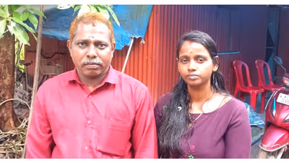 രാജേഷിനും കുടുംബത്തിനും തകരഷീറ്റ് മേഞ്ഞ വീട്ടിൽ നിന്ന് മാറാം,  സ്ത്രീശക്തി 1-ാം സമ്മാനം തിരുനല്ലൂർ സ്വദേശിക്ക്