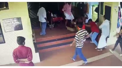 ഡിവൈഎഫ്ഐ നേതാവ് മെഡിക്കല്‍ കോളേജ് സുരക്ഷാ ജീവനക്കാരെ അക്രമിച്ച കേസ് അട്ടി മറിക്കാന്‍ നീക്കമെന്ന് ആരോപണം