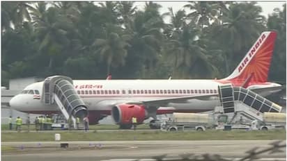 ബോംബ് ഭീഷണി സന്ദേശം വിമാനത്തിന്റെ ശുചിമുറിയിലെ ടിഷ്യൂ പേപ്പറിൽ; അന്വേഷണം ഏറ്റെടുത്ത് പൊലീസ്