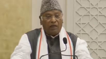 Kharge's 'saara Hindustan humare kabze main hoga' claim if Congress wins J&K elections sparks outrage (WATCH)