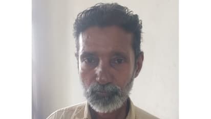 ആപ്പിലൂടെ എടുക്കാൻ നോക്കിയത് 50,000 രൂപ, പലതും പറഞ്ഞ് പണം തട്ടി; അക്കൗണ്ടിൽ നിന്ന് എടുത്തുകൊടുത്തയാളും പിടിയിൽ